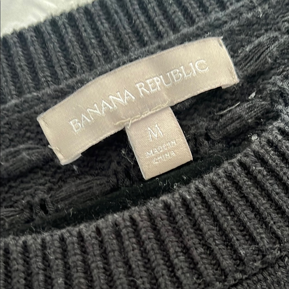 Banana Republic Black Crew Neck Sweater with Textured Pattern